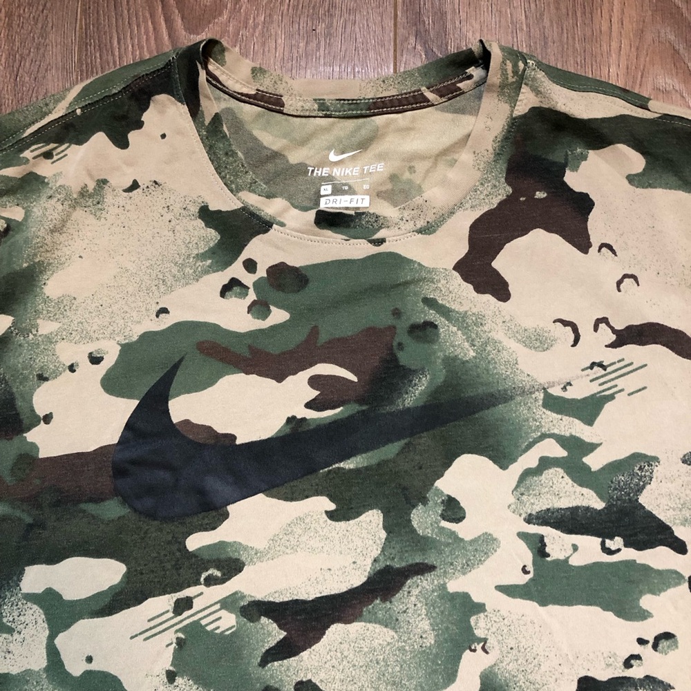 NIKE Camo Tee